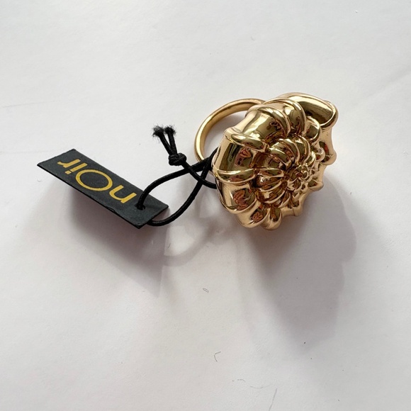 Noir NYC shellshocked gold ring - Picture 5 of 5